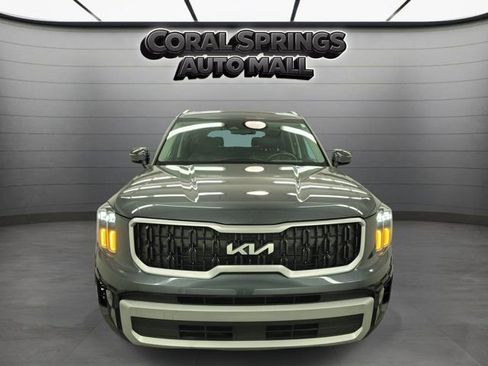 Used 2024 Kia Telluride EX w/ EX Captain's Chair Package FWD image 2