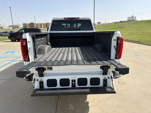 Used 2025 GMC Sierra 3500 Denali w/ Technology Package AWD/4WD image 15