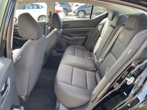 Used 2023 Nissan Altima 2.5 SV w/ SV Premium Package image 11