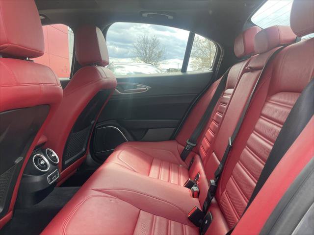 Certified 2022 Alfa Romeo Giulia Veloce AWD/4WD image 29
