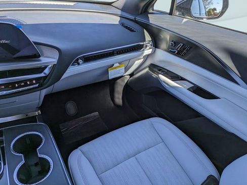 New 2026 Cadillac Lyriq Premium Luxury image 17