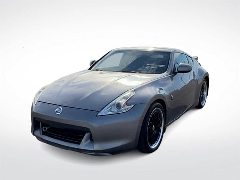 Used 2010 Nissan 370Z Touring w/ Sport Pkg image 4