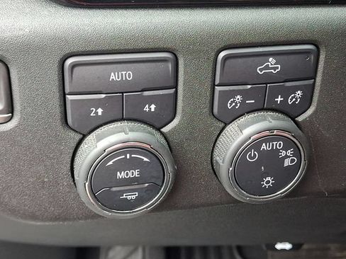 Used 2023 Chevrolet Silverado 1500 LT AWD/4WD image 24
