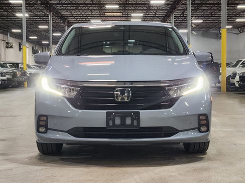 Used 2024 Honda Odyssey Touring image 2