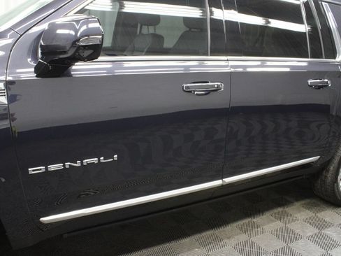 Used 2025 GMC Yukon XL Denali AWD/4WD image 52