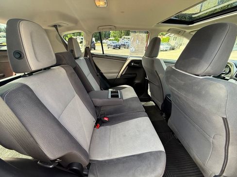 Used 2015 Toyota RAV4 XLE AWD/4WD image 15