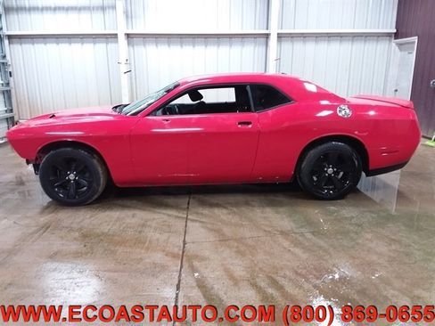 Used 2019 Dodge Challenger SXT image 5