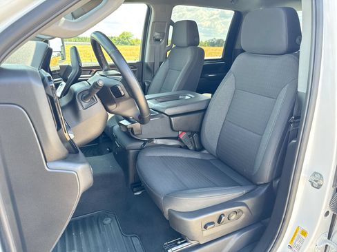 Used 2025 Chevrolet Silverado 2500 LT w/ Convenience Package AWD/4WD image 11