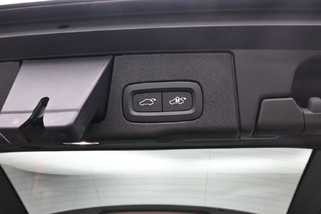 Used 2023 Volvo XC60 B5 Plus w/ Climate Package AWD/4WD image 30