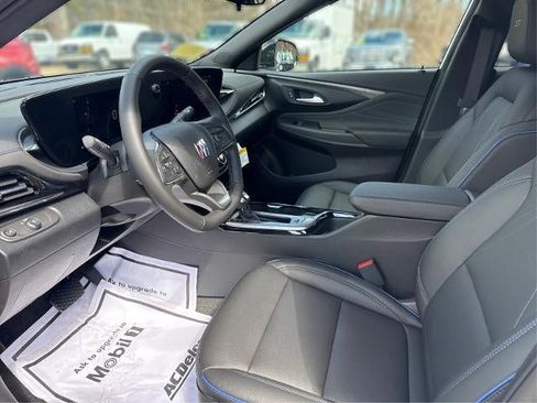 New 2026 Buick Envista Sport Touring image 11