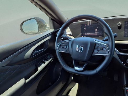 Certified 2025 Buick Envista Sport Touring FWD image 18