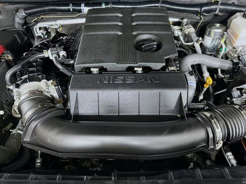 Used 2024 Nissan Frontier SV w/ Technology Package RWD image 32