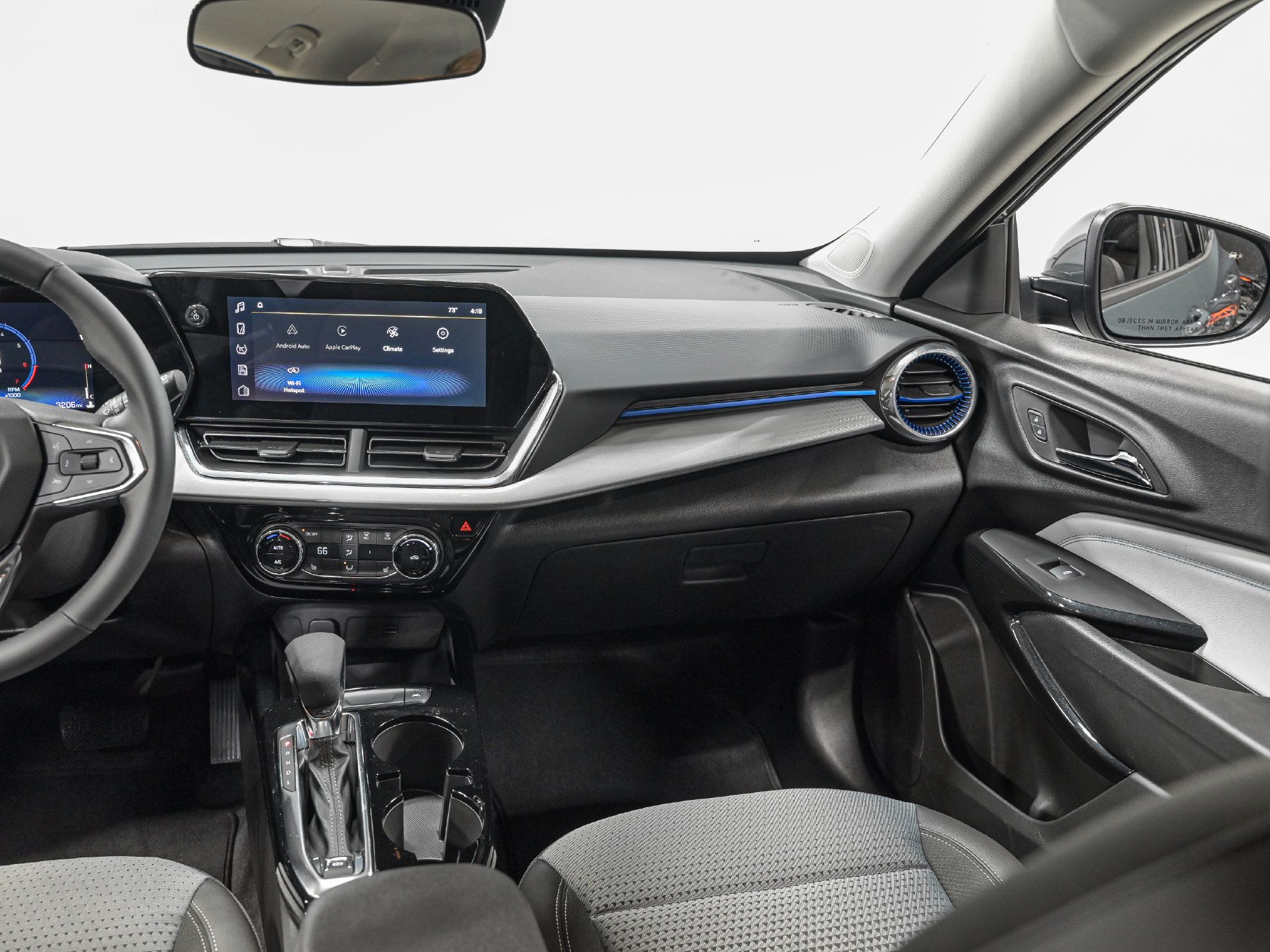 Used 2025 Chevrolet Trax LT w/ Driver Confidence Package FWD image 28