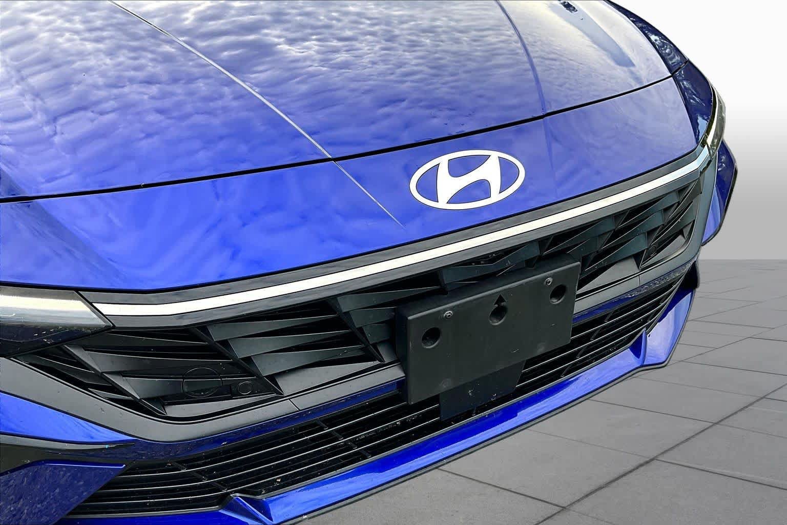 Used 2025 Hyundai Elantra SEL FWD image 30