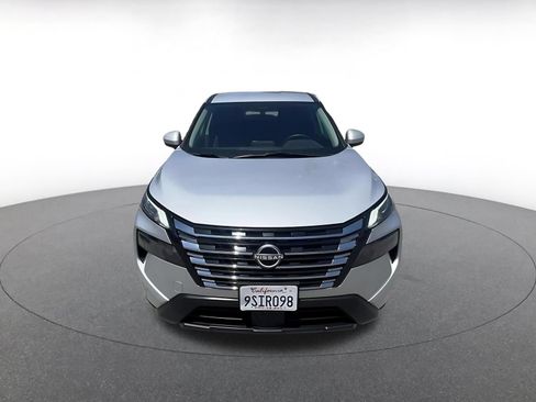 Used 2025 Nissan Rogue SV FWD image 4