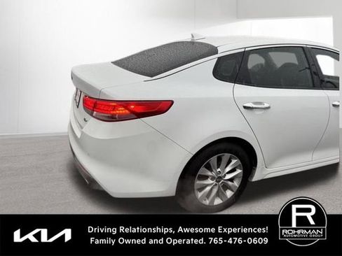 Used 2018 Kia Optima EX image 4