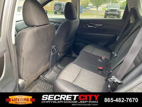 Used 2020 Nissan Rogue SV w/ Premium Package AWD/4WD image 11