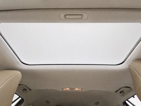 Used 2020 Toyota Highlander XLE AWD/4WD image 20