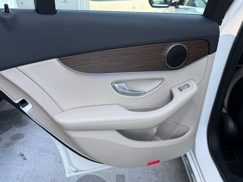 Used 2019 Mercedes-Benz C 300 Sedan image 25