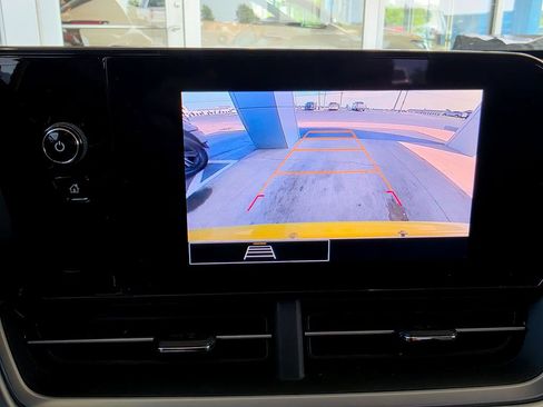 Used 2024 Chevrolet Trax RS w/ Driver Confidence Package FWD image 37