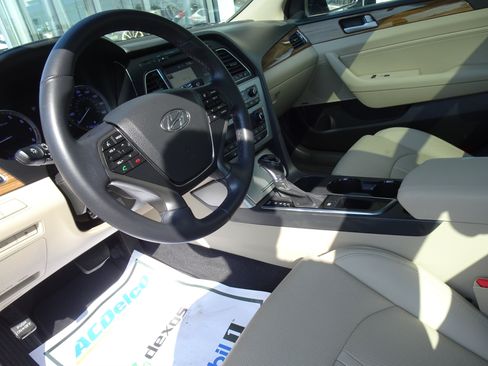 Used 2015 Hyundai Sonata Limited w/ Option Group 05 FWD image 12