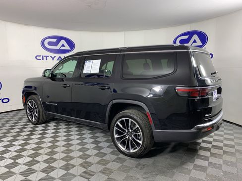 Used 2022 Jeep Wagoneer Series III w/ Premium Group I image 5