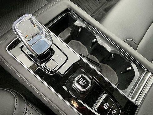 New 2026 Volvo XC90 B6 Plus w/ Protection Package AWD/4WD image 18