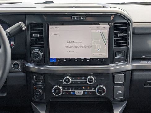 New 2026 Ford F250 Lariat w/ Black Appearance Package image 18