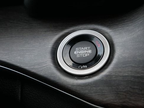 Used 2023 Jeep Grand Cherokee Overland AWD/4WD image 34