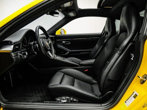 Used 2018 Porsche 911 Turbo S image 40