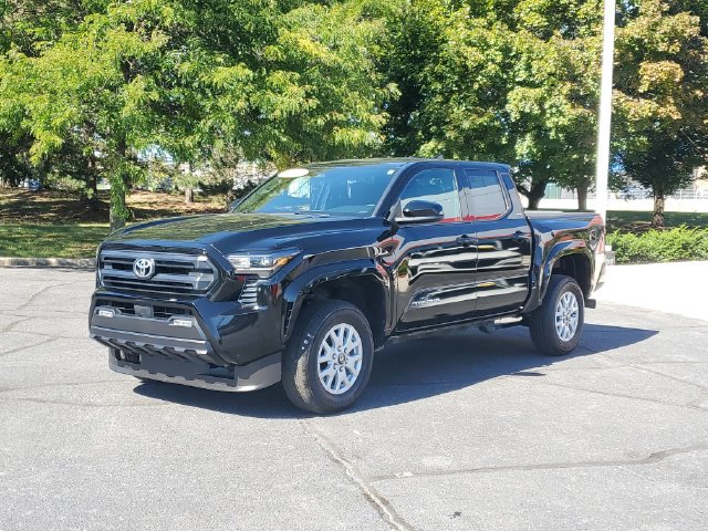 Used 2025 Toyota Tacoma SR5 AWD/4WD image 2