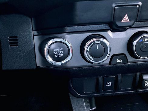 Used 2023 Toyota Tacoma TRD Sport AWD/4WD image 23