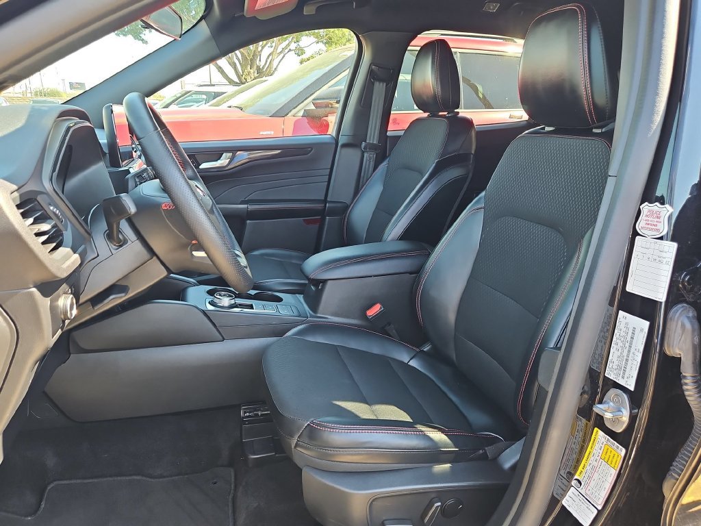 Used 2025 Ford Escape ST-Line FWD image 22
