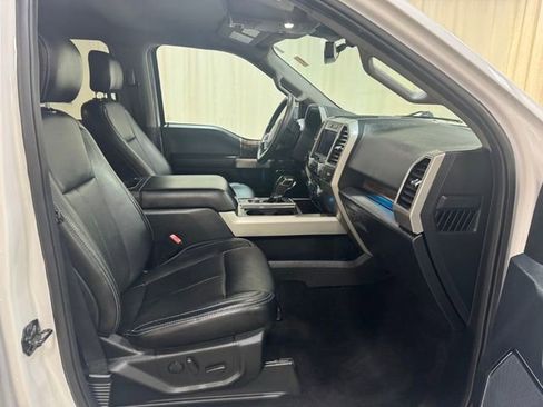 Used 2019 Ford F150 Lariat w/ Equipment Group 502A Luxury AWD/4WD image 39