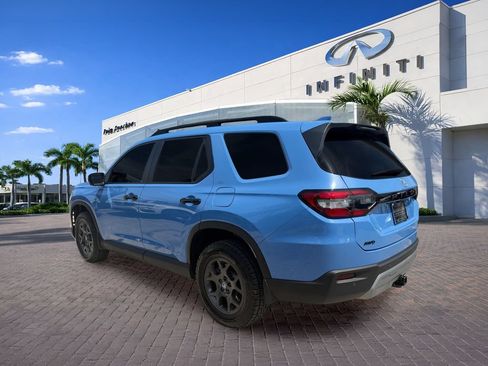 Used 2024 Honda Pilot TrailSport image 5