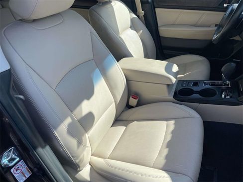 Used 2019 Subaru Outback 2.5i Limited w/ Popular Package #2 image 28