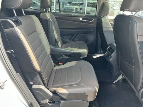 Used 2024 Volkswagen Atlas SEL AWD/4WD image 27