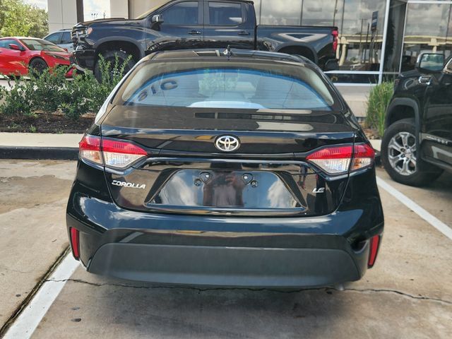 Used 2025 Toyota Corolla LE FWD image 5