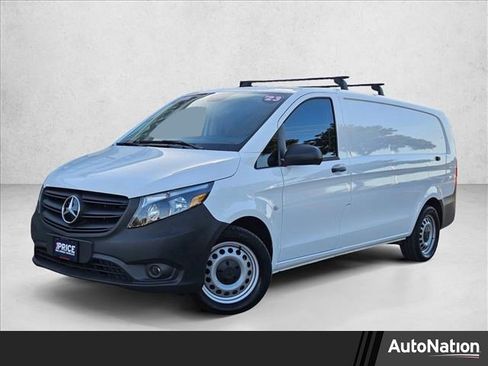 Used 2023 Mercedes-Benz Metris image 1