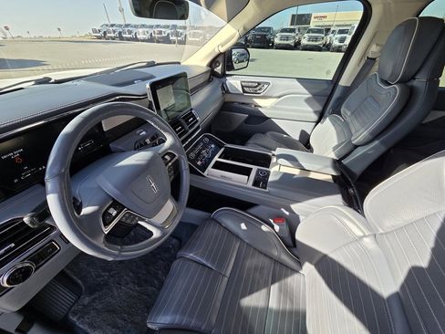 Used 2020 Lincoln Navigator Black Label w/ Cargo Convenience Package image 10