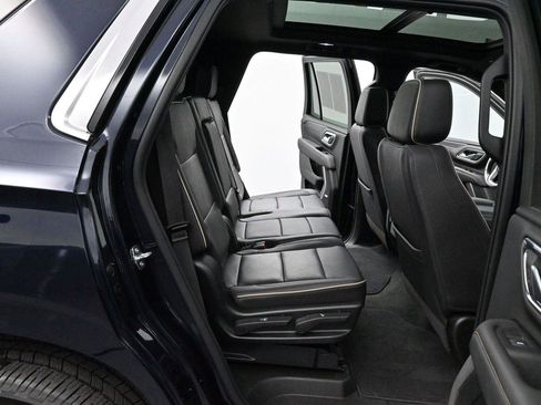 Used 2022 GMC Yukon SLT w/ SLT Premium Package AWD/4WD image 37