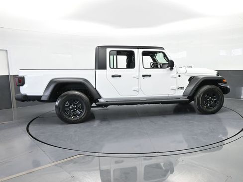 New 2026 Jeep Gladiator Sport image 7