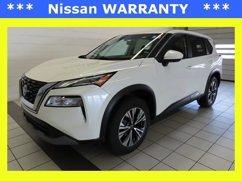 Used 2023 Nissan Rogue SV image 1