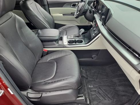 Used 2024 Kia Carnival LX FWD image 20
