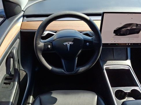 Used 2023 Tesla Model Y AWD image 11