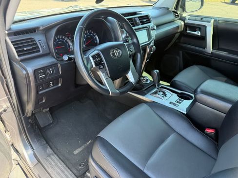 Used 2018 Toyota 4Runner SR5 Premium AWD/4WD image 15