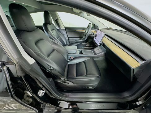 Used 2021 Tesla Model 3 Standard Range Plus image 31