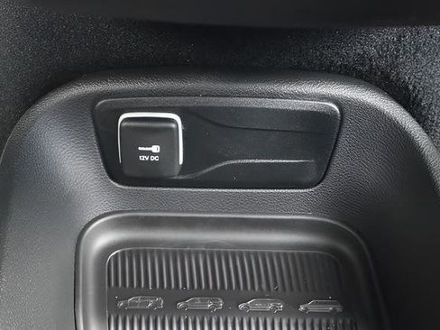 New 2026 Chrysler Voyager LX FWD image 21