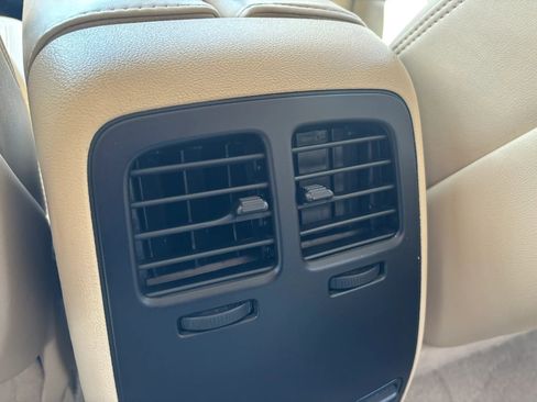 Used 2011 Lincoln MKS FWD image 54