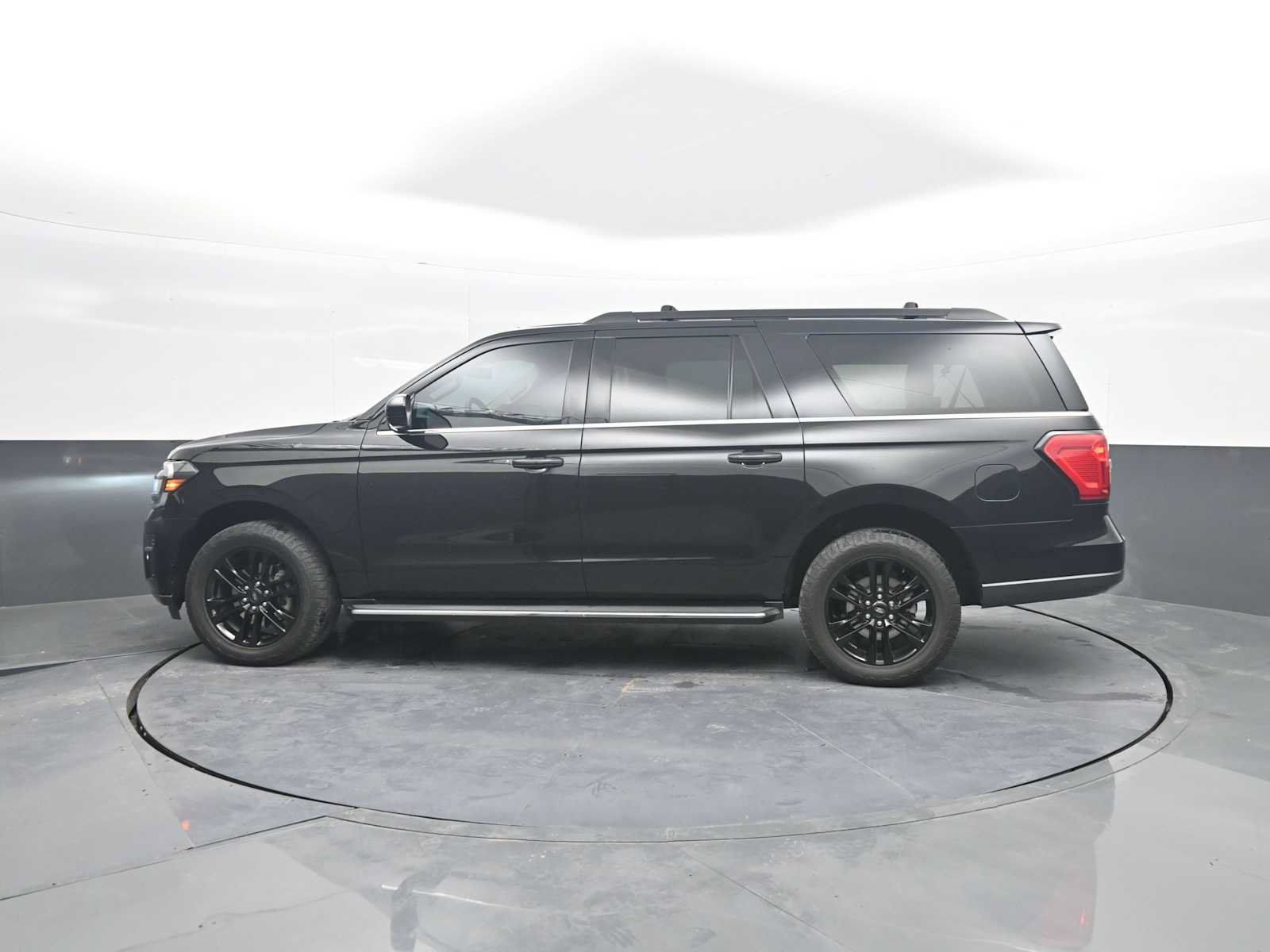 Used 2023 Ford Expedition Max XLT AWD/4WD image 5